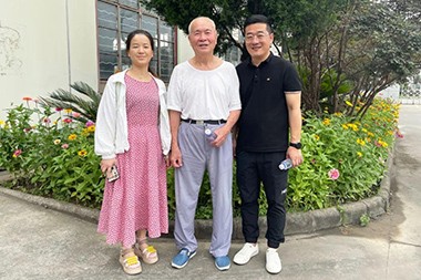 UMnu. He Shijun, umsunguli we-JINHAILUO, uvakashele i-ZHOUSHAN JWELL Screw&Barrel Co.,LTD.